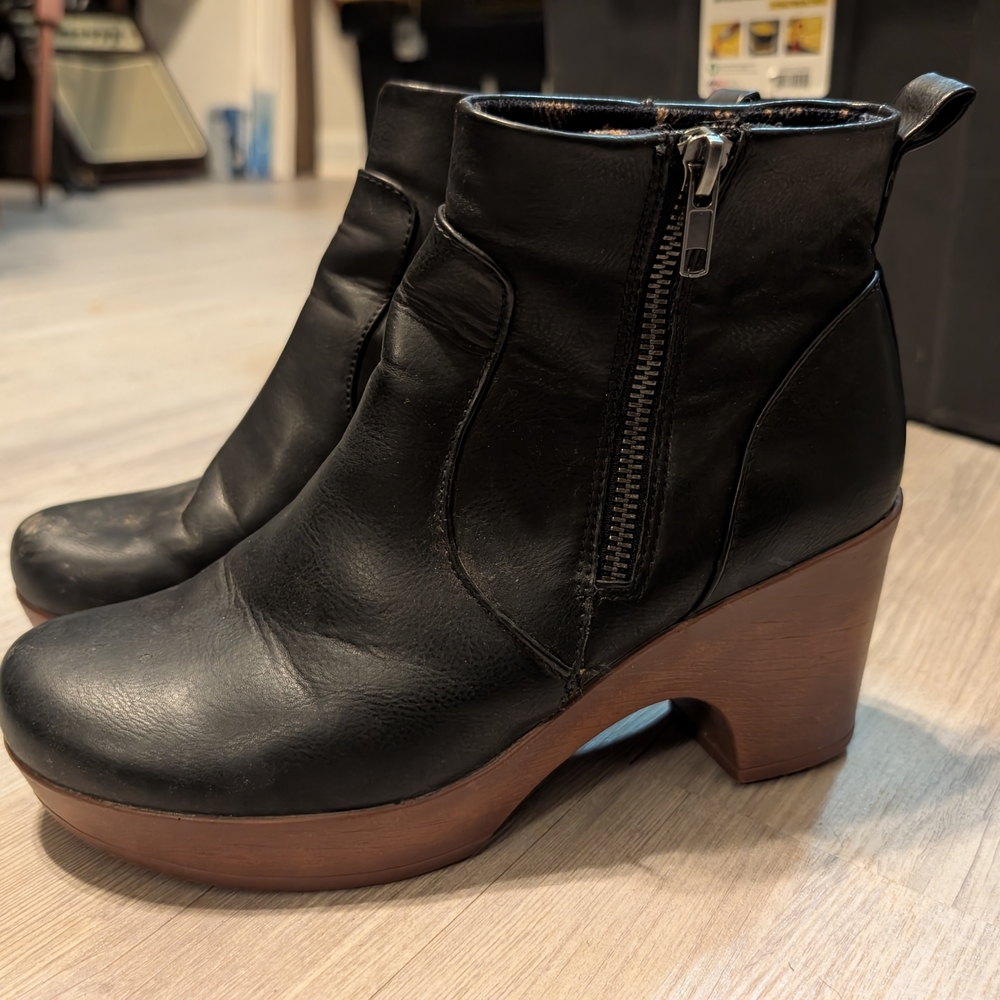 Black Clog Boots